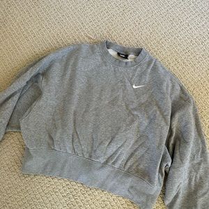 Nike Phoenix Womens Oversized Crop Crewneck Sweatshirt XS